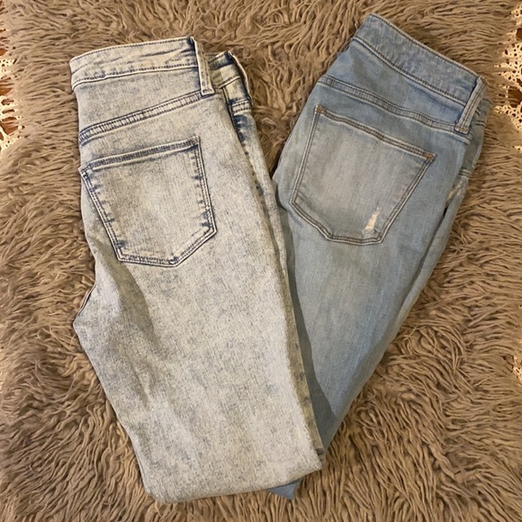 Universal Threads 2 pair bundle. High Rise Skinny and mid rise skinny size 2/26R - Picture 3 of 3
